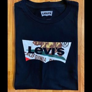 Levi Strauss & Co. T-Shirt